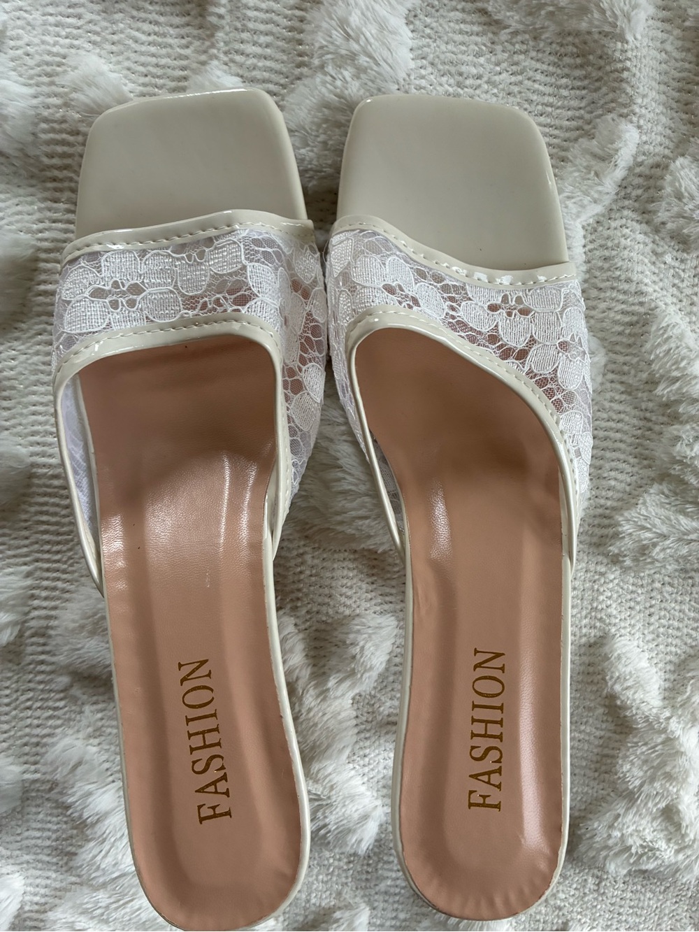 Women’s White Lace Slide Sandals Brand new